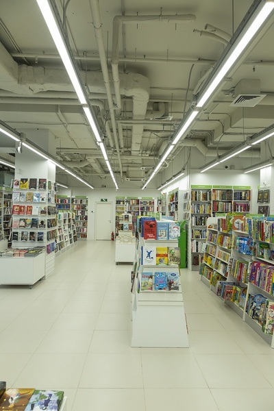 Освещение книжного магазина